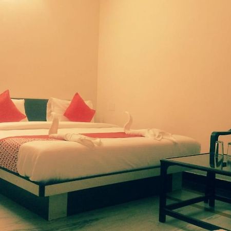 Hotel Rajkamal International Udaipur Ngoại thất bức ảnh