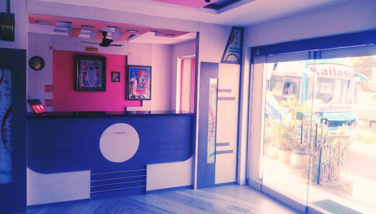 Hotel Rajkamal International Udaipur Ngoại thất bức ảnh