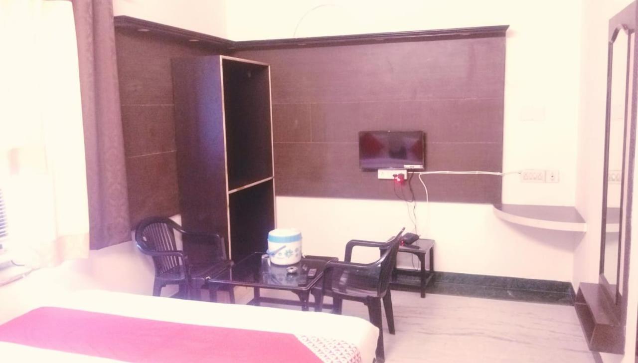 Hotel Rajkamal International Udaipur Ngoại thất bức ảnh