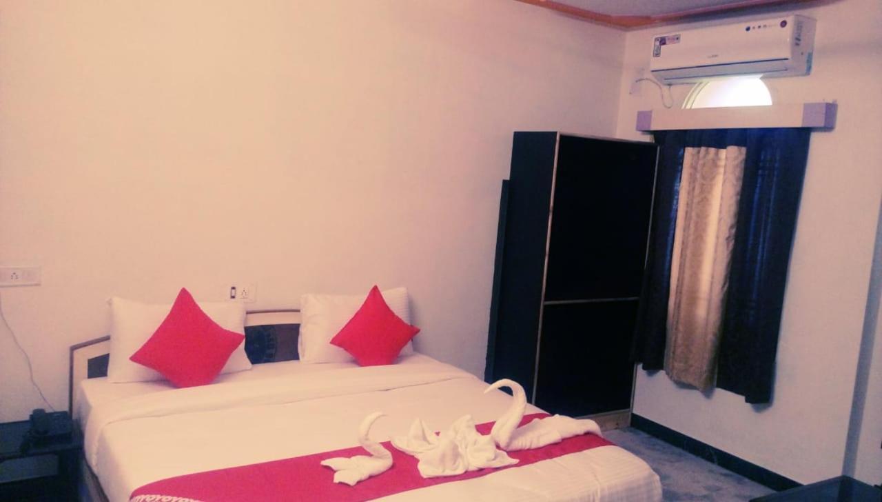 Hotel Rajkamal International Udaipur Ngoại thất bức ảnh